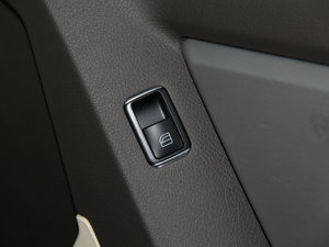 2015O° GLK 300 4MATIC r g