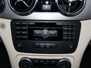 2015O° GLK 300 4MATIC r(sh) п؅^(q)