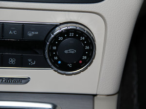 2015O° GLK 300 4MATIC r п؅^