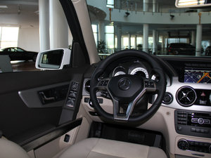 2015O° GLK 300 4MATIC r п؅^