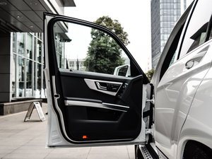 2015O° GLK 300 4MATIC r g