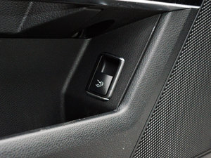 2015O° GLK 300 4MATIC r g