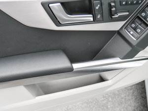 2015O° GLK 260 4MATIC Ӹ g