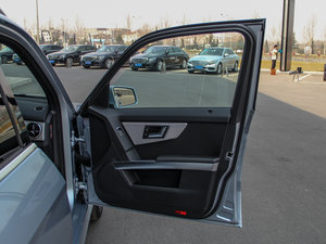 2015O° GLK 260 4MATIC r g