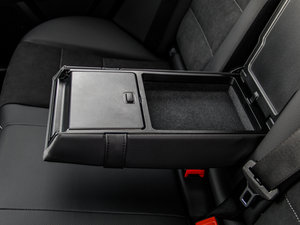 2015O° GLK 260 4MATIC r g