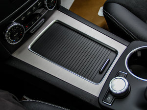 2015O° GLK 260 4MATIC r g