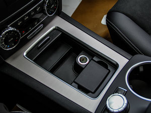 2015O° GLK 260 4MATIC r g