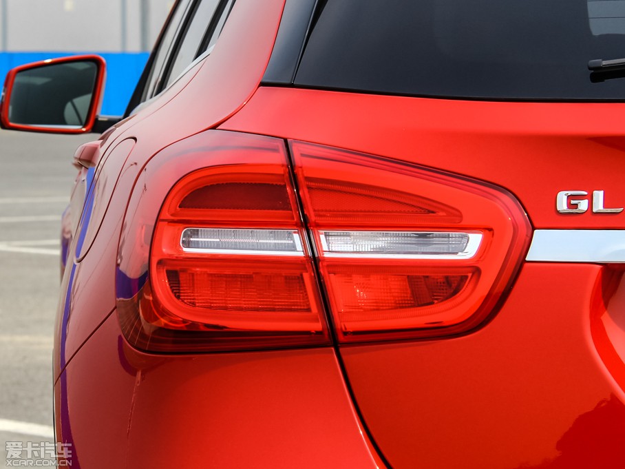 2015YGLA GLA 220 4MATIC A