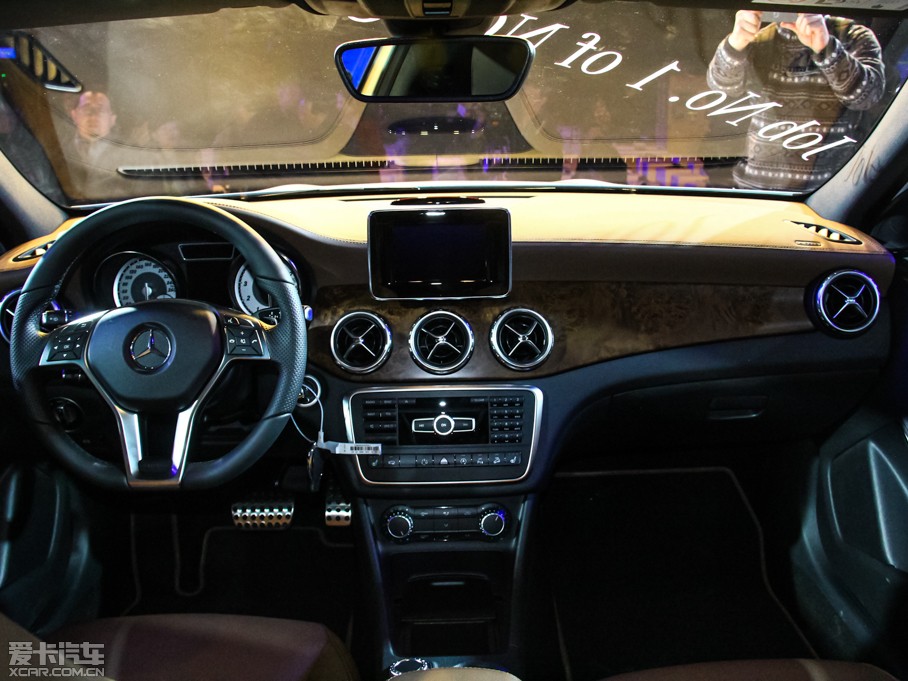 2015YGLA GLA 220 4MATIC A