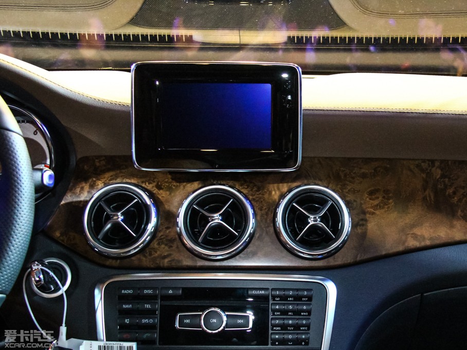 2015YGLA GLA 220 4MATIC A