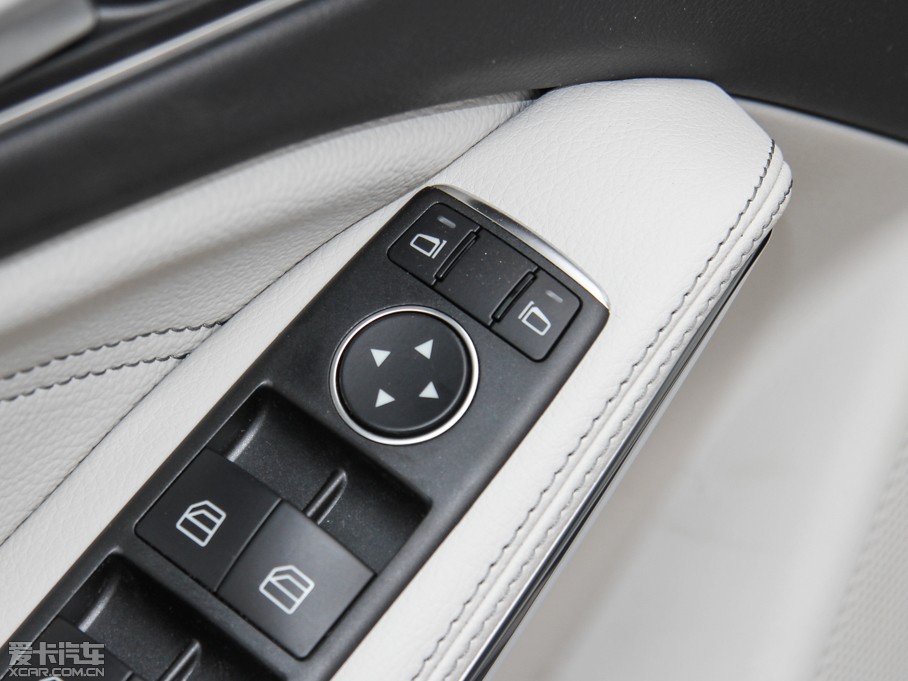 2015YGLA GLA 220 4MATIC r