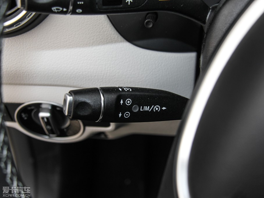 2015YGLA GLA 220 4MATIC r