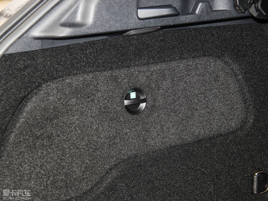 2015YGLA GLA 220 4MATIC r(sh)