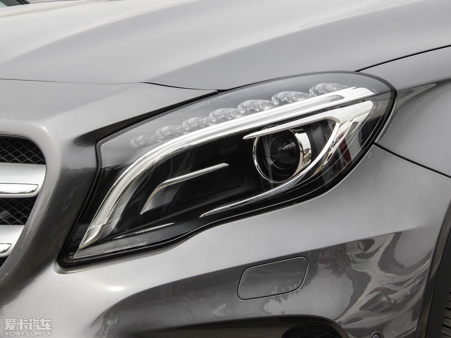 2015YGLA GLA 220 4MATIC r