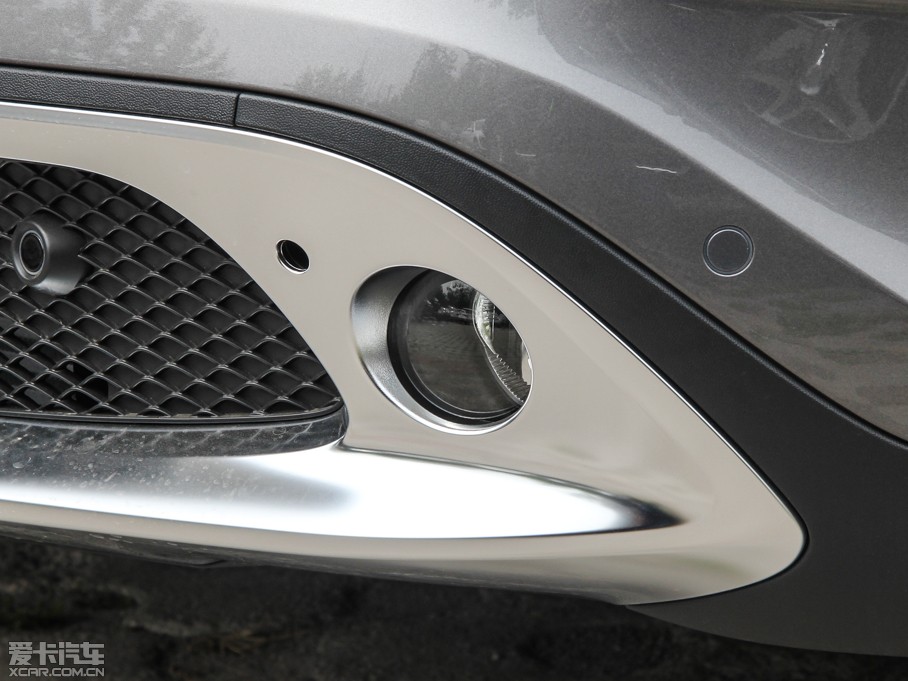 2015YGLA GLA 220 4MATIC r