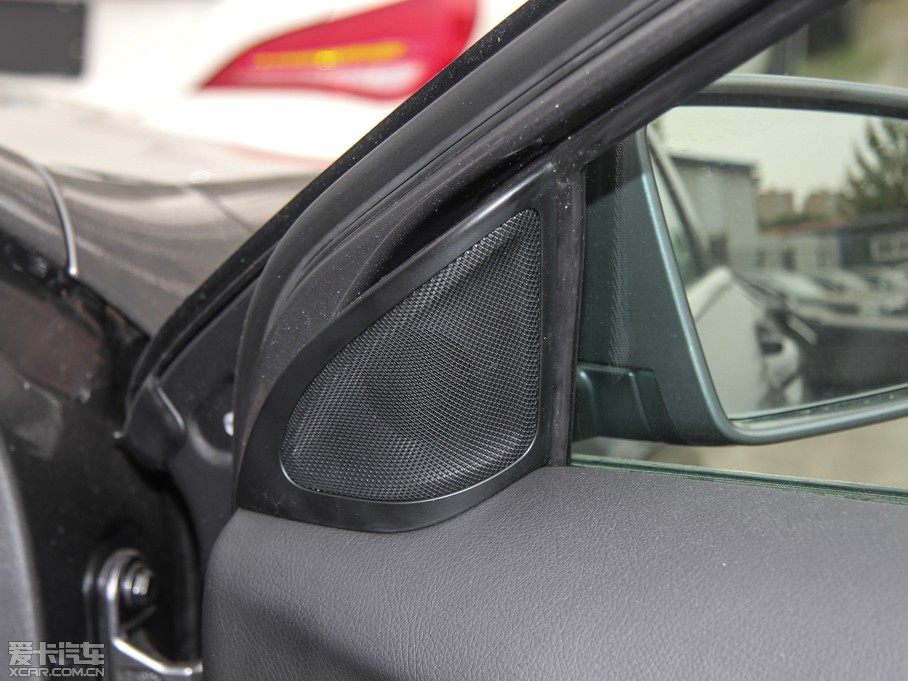 2015YGLA GLA 220 4MATIC r