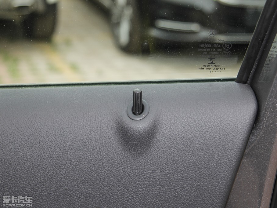 2015YGLA GLA 220 4MATIC r