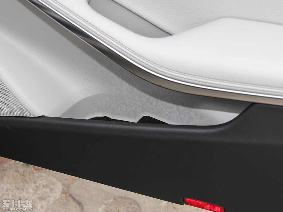 2015YGLA GLA 220 4MATIC r