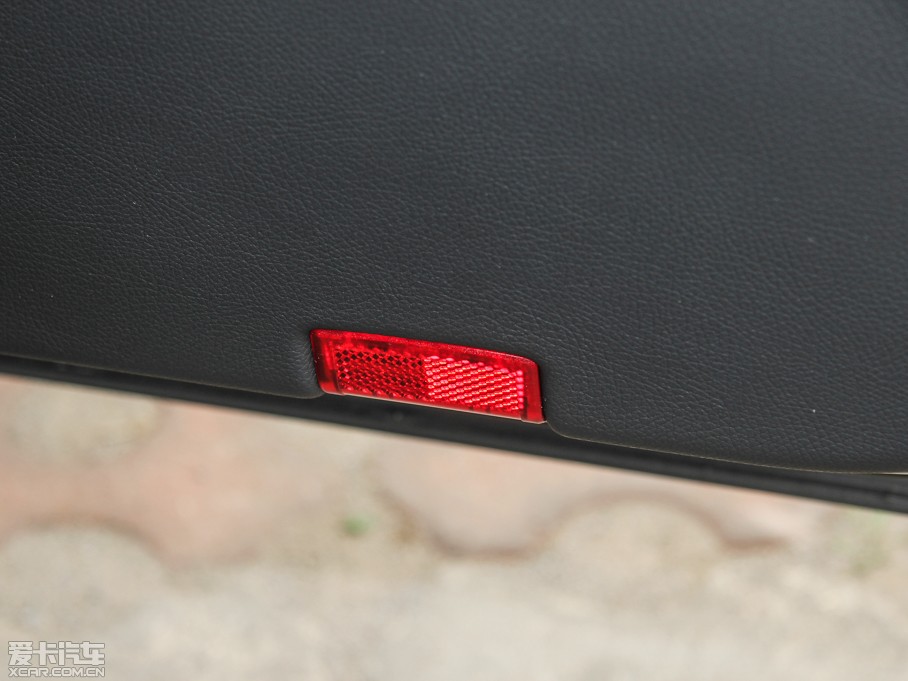 2015YGLA GLA 220 4MATIC r