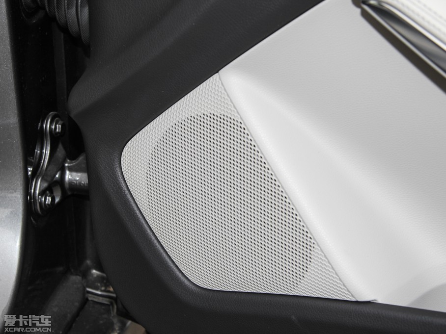 2015YGLA GLA 220 4MATIC r