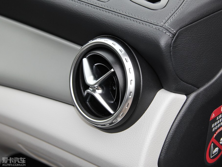 2015YGLA GLA 220 4MATIC r