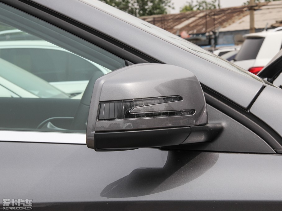 2015YGLA GLA 220 4MATIC r