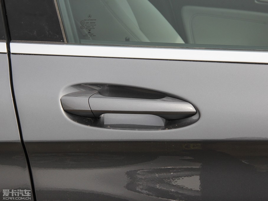 2015YGLA GLA 220 4MATIC r