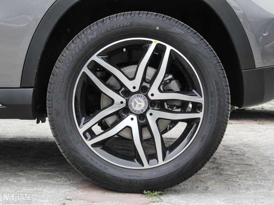 2015YGLA GLA 220 4MATIC r