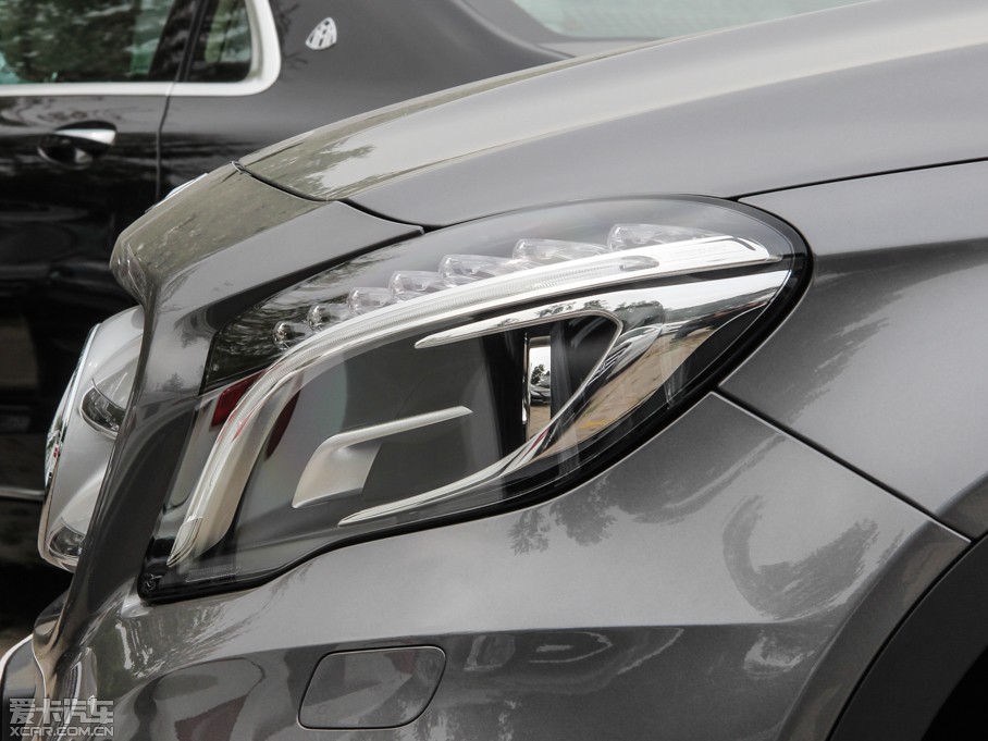 2015YGLA GLA 220 4MATIC r