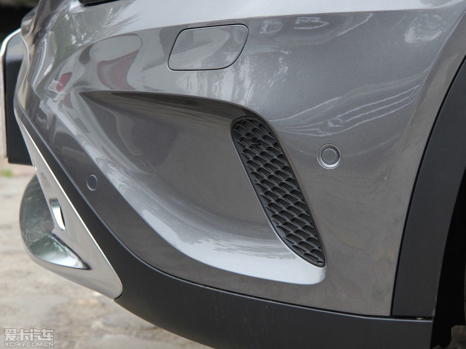 2015YGLA GLA 220 4MATIC r