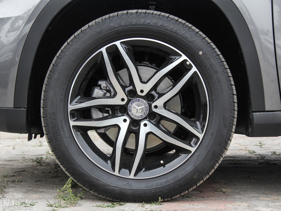 2015YGLA GLA 220 4MATIC r(sh)