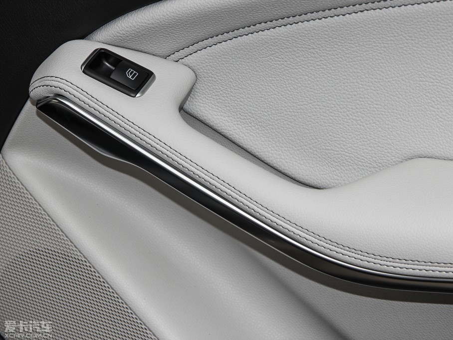 2015YGLA GLA 220 4MATIC r