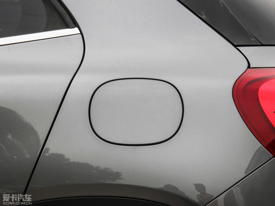 2015YGLA GLA 220 4MATIC r