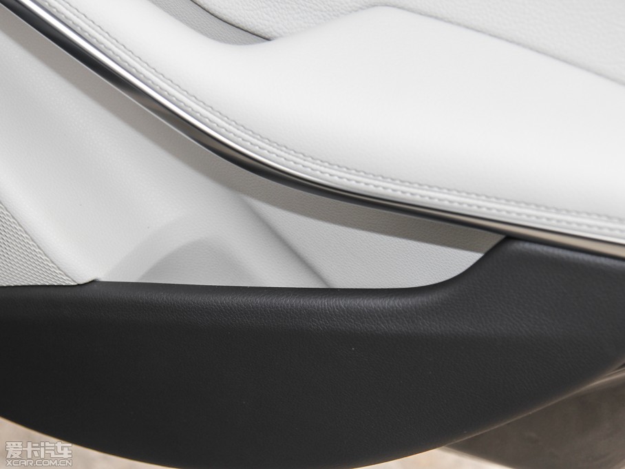 2015YGLA GLA 220 4MATIC r