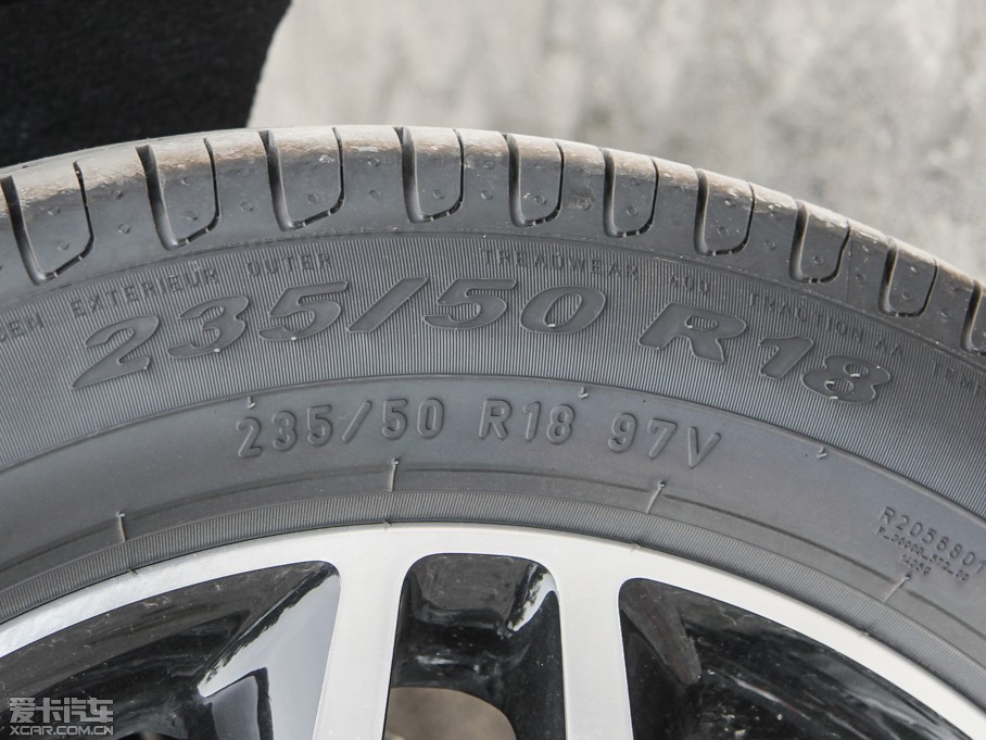 2015YGLA GLA 220 4MATIC r