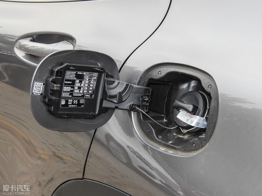 2015YGLA GLA 220 4MATIC r(sh)