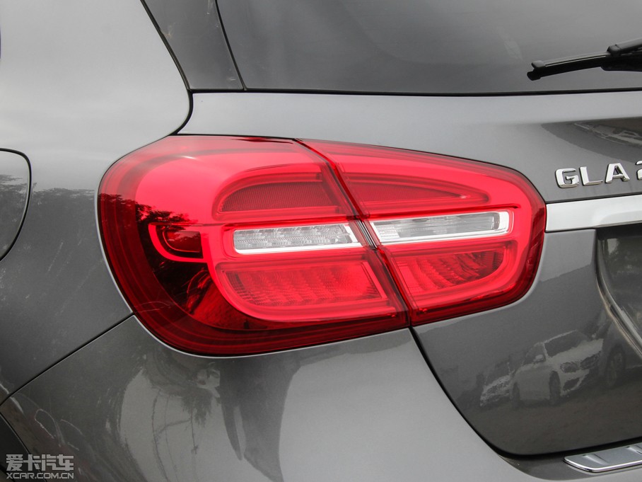 2015YGLA GLA 220 4MATIC r