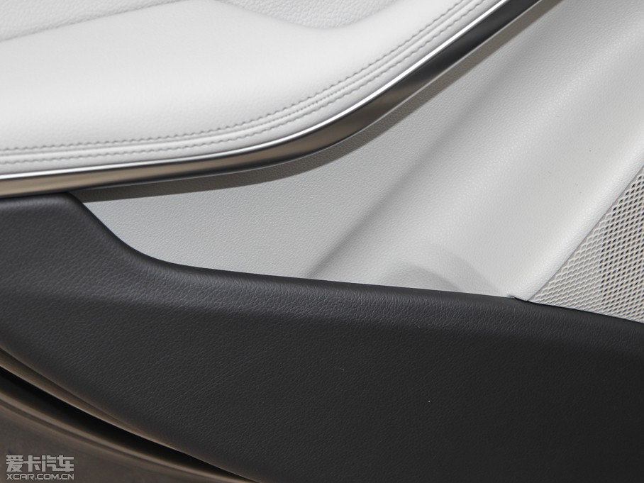 2015YGLA GLA 220 4MATIC r(sh)