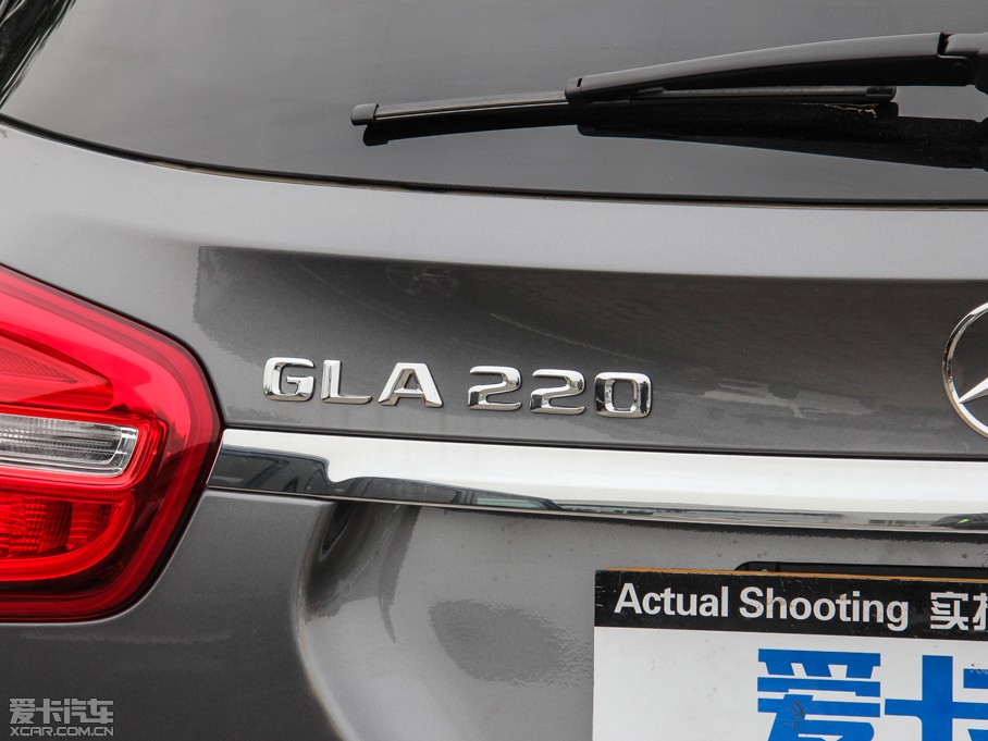 2015YGLA GLA 220 4MATIC r