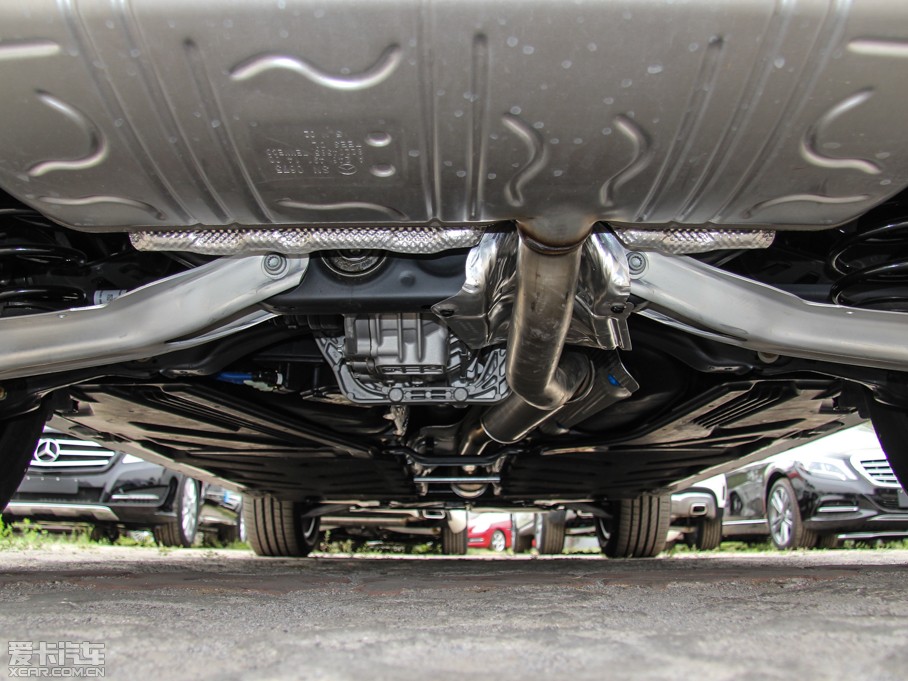 2015YGLA GLA 220 4MATIC r