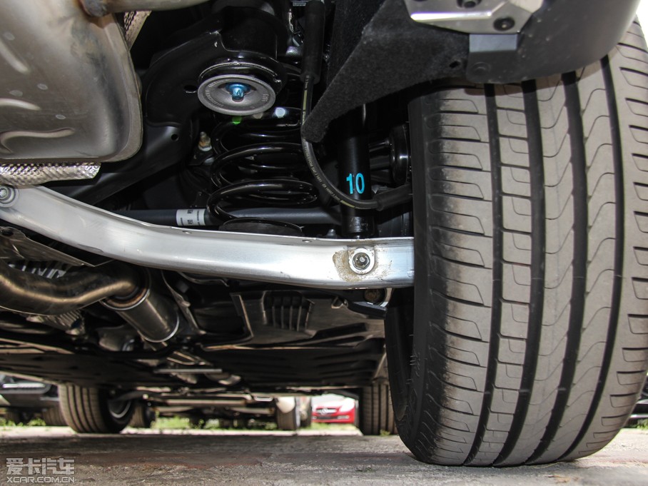 2015YGLA GLA 220 4MATIC r