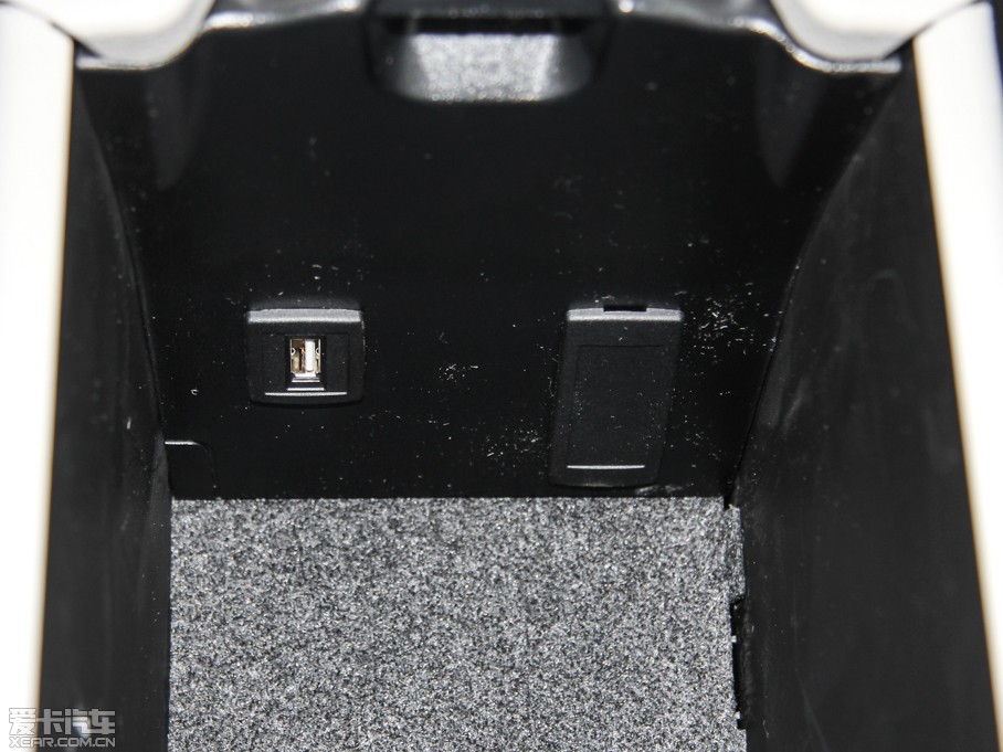 2015YGLA GLA 220 4MATIC r(sh)