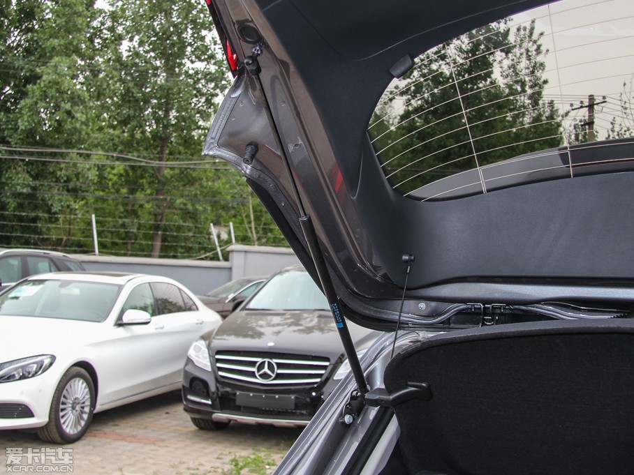 2015YGLA GLA 220 4MATIC r