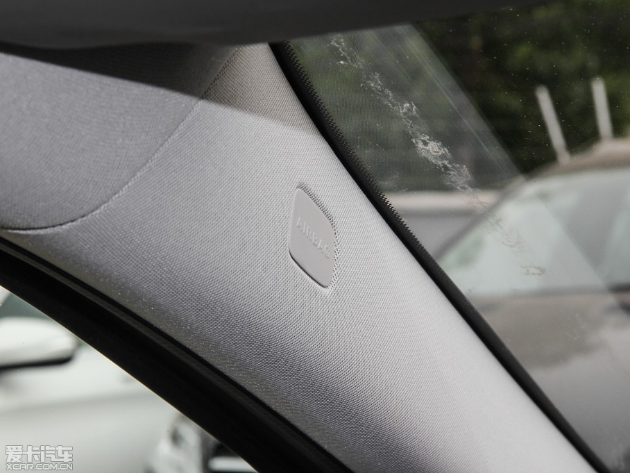 2015YGLA GLA 220 4MATIC r