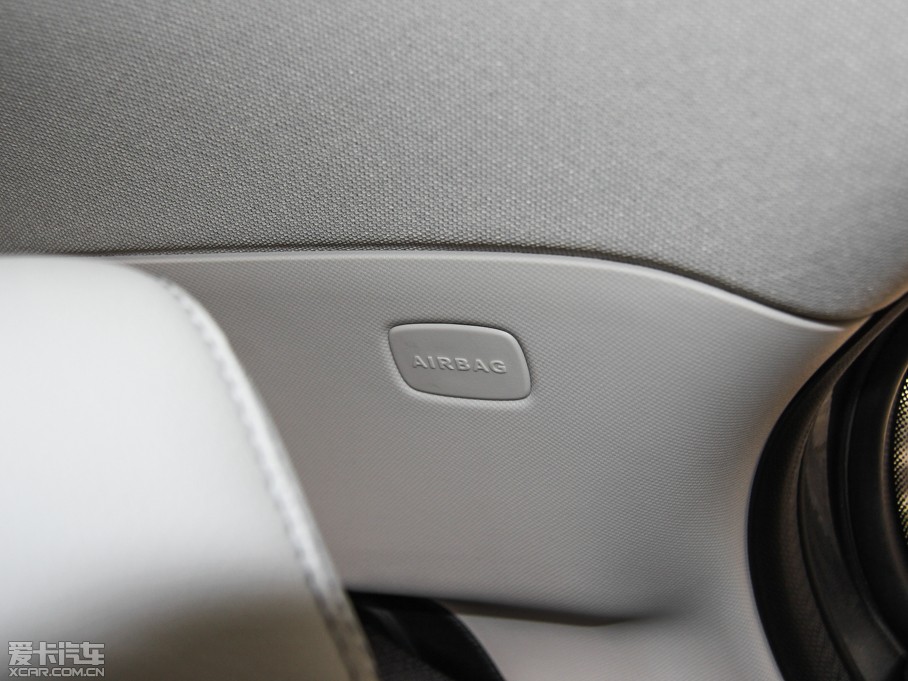 2015YGLA GLA 220 4MATIC r