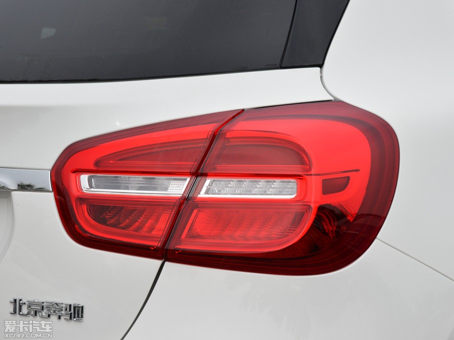 2015YGLA GLA 200 r