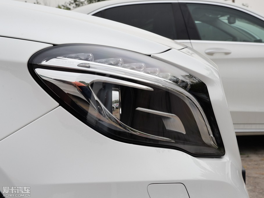 2015YGLA GLA 200 r