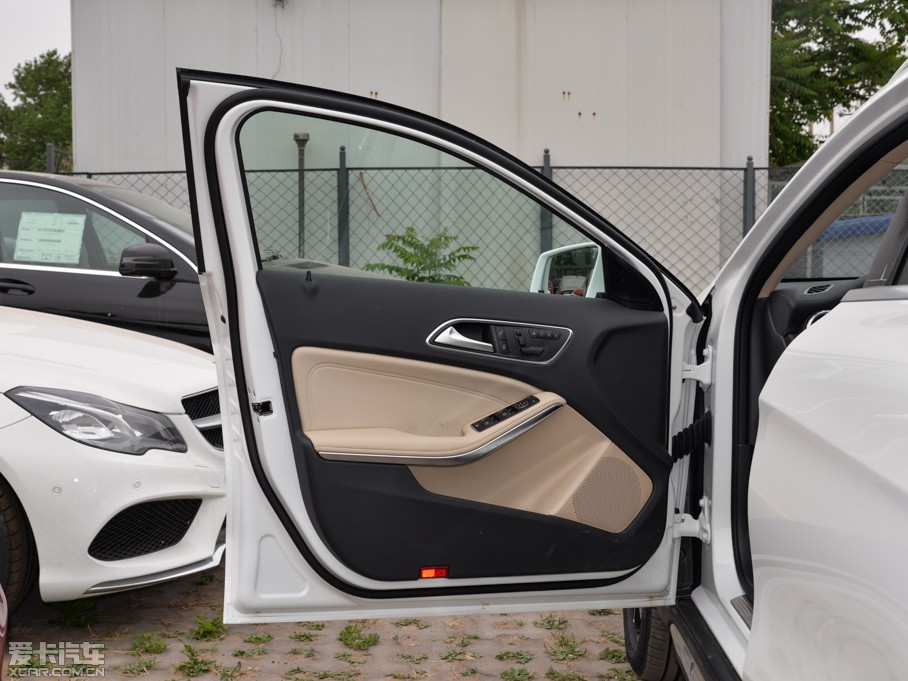 2015YGLA GLA 200 r