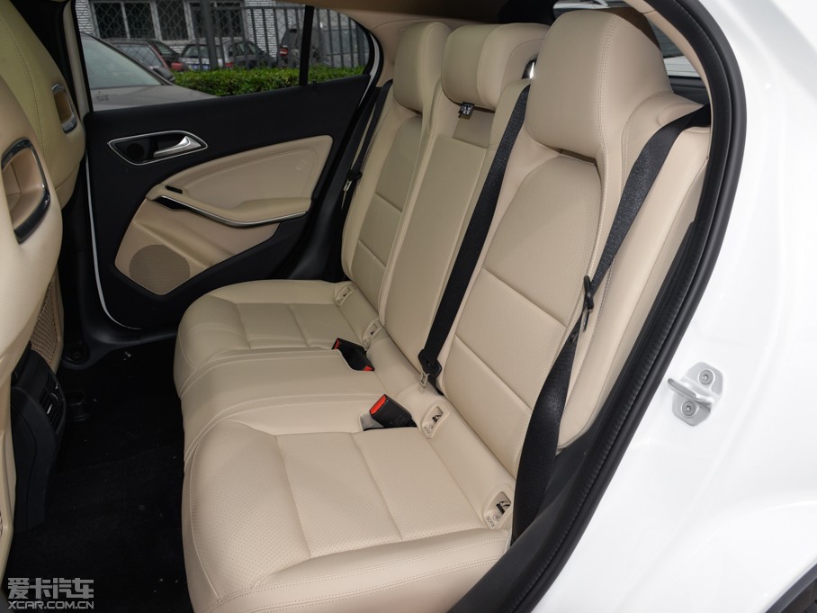 2015YGLA GLA 200 r