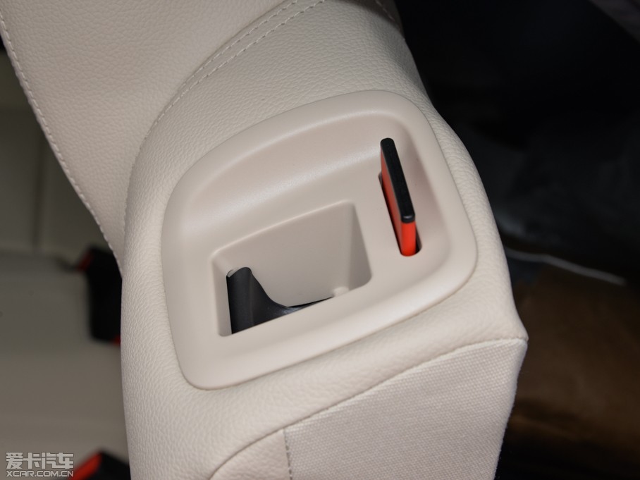 2015YGLA GLA 200 r